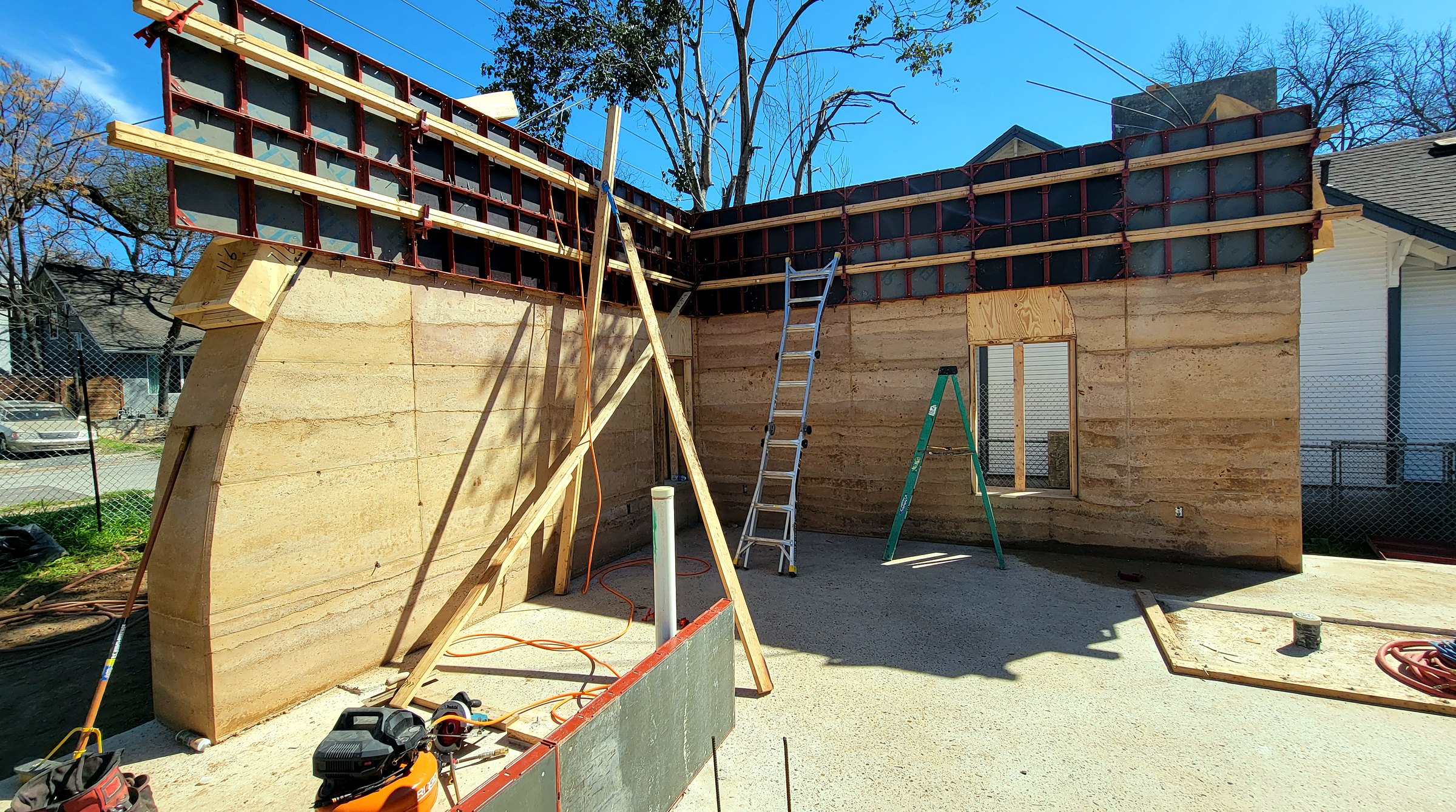 Terraluz rammed-earth walls under construction